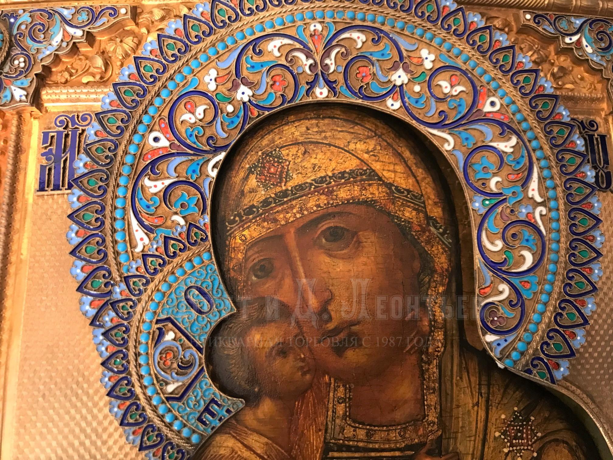 Икона антикварная Федоровской Пресвятой Богородицы в серебряном окладе с эмалью купить